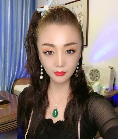 华语天地的快手才艺女主播可心儿